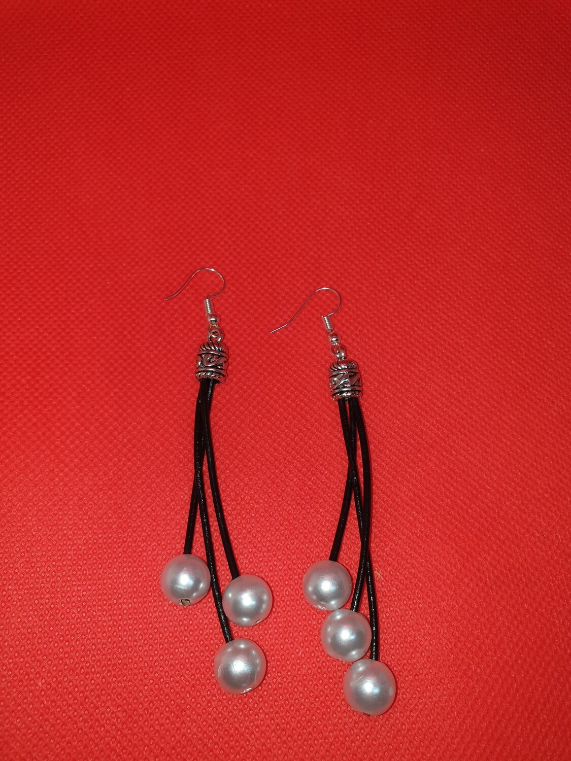Leather earrings dangle pearl black leather
