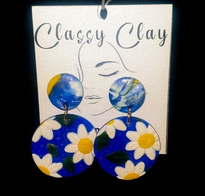 Blue daisy round earrings