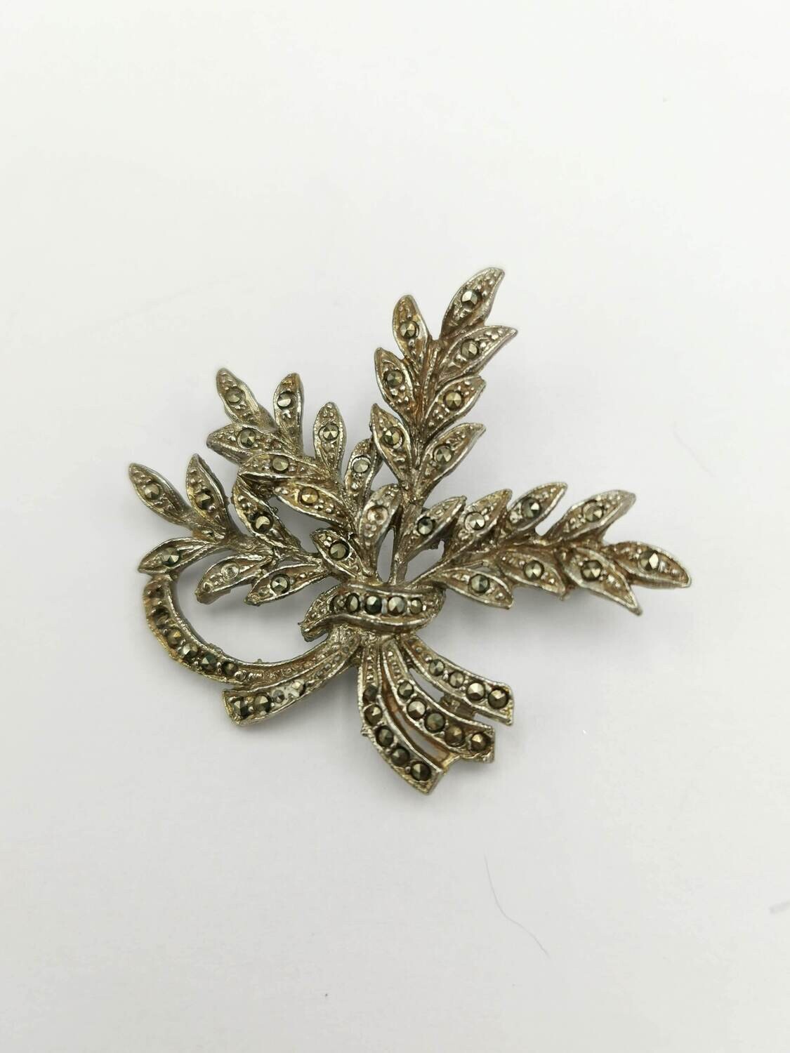 Beautiful Sparkling Silver Thistle Brooch
