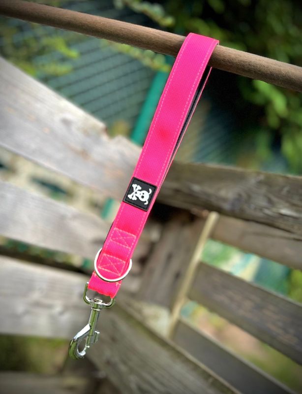 Neon Pink !NIEUW met meedraaiende musketon!