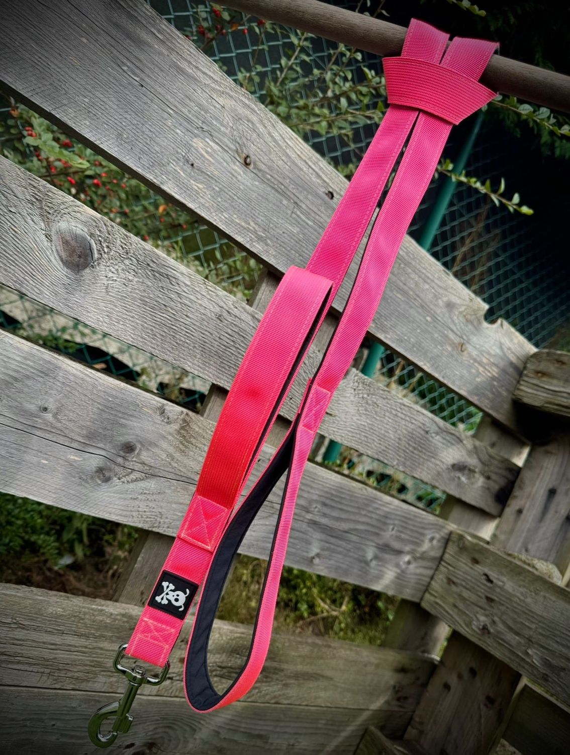 Standaardlijn met extra handvat Neon Pink!Nieuw met meedraaiende musketon!