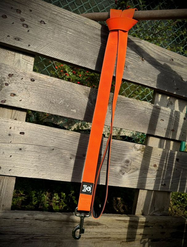 Standaardlijn Neon Orange!Nieuw met meedraaiende musketon!
