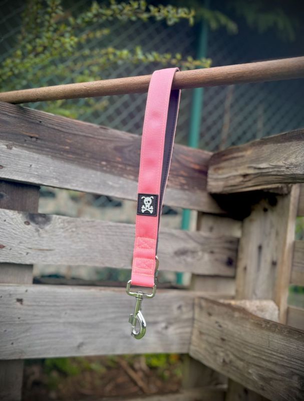 Baby Pink !Nieuw! Met meedraaiende musketon!