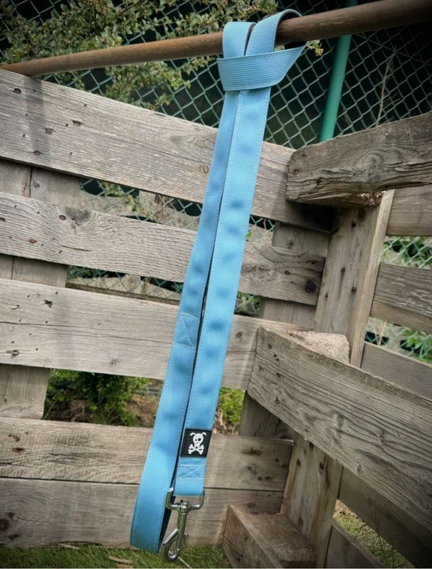 Standaardlijn Baby Blue !NIEUW systeem met meedraaiende musketon!