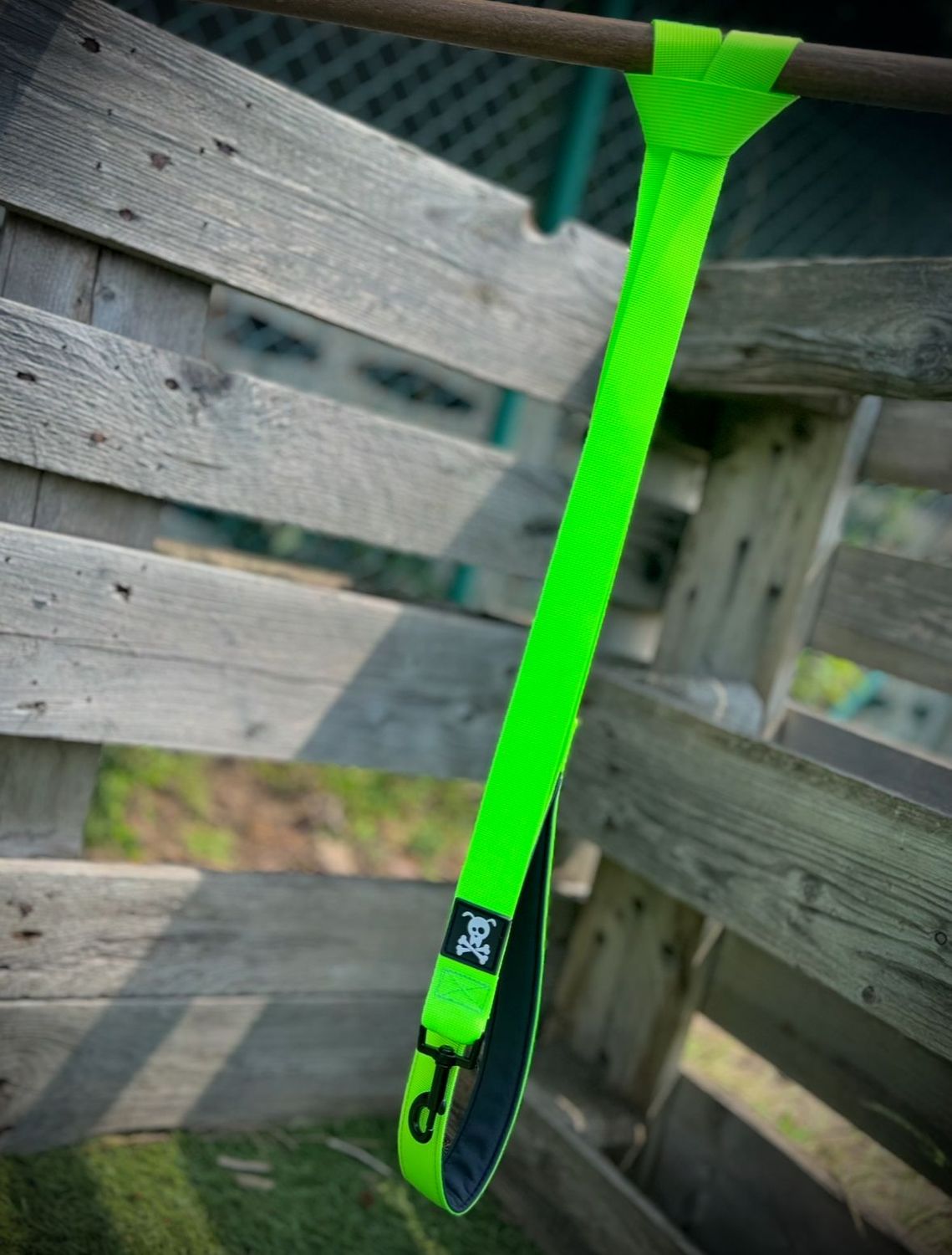 Puppylijn Neon Green !NIEUW! Met meedraaiende musketon!