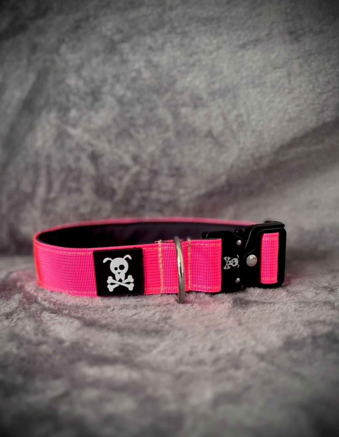 Halsband Neon Pink maat M