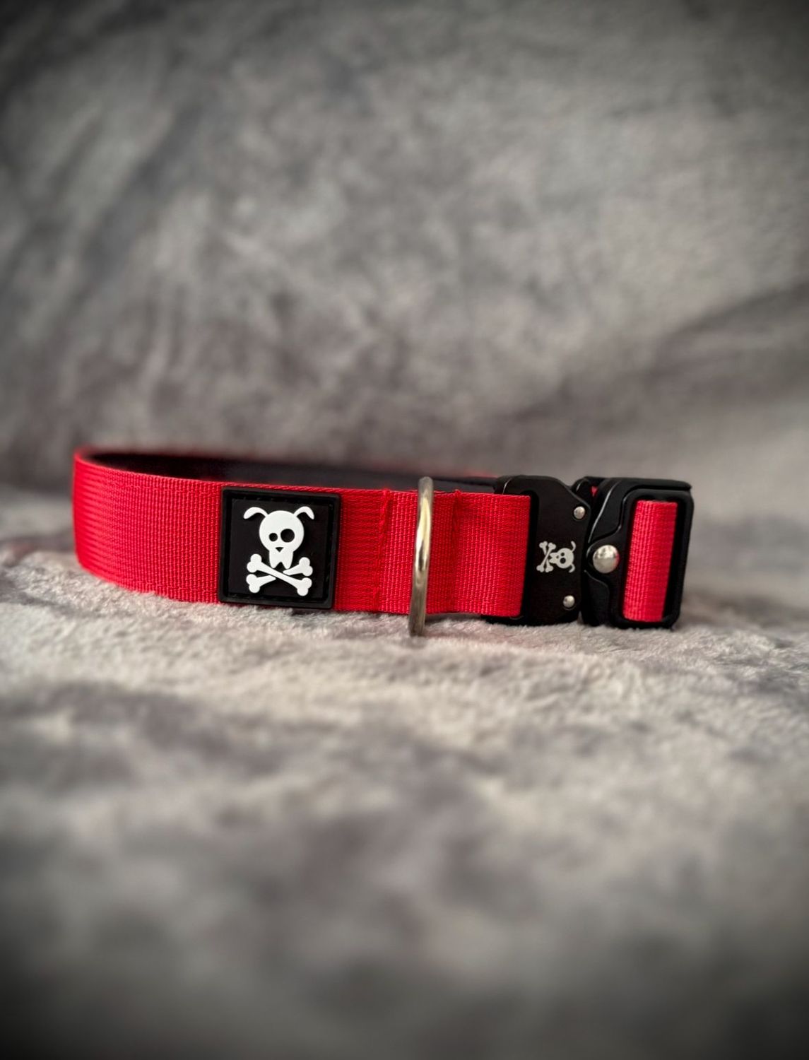 Halsband Red Velvet  maat M