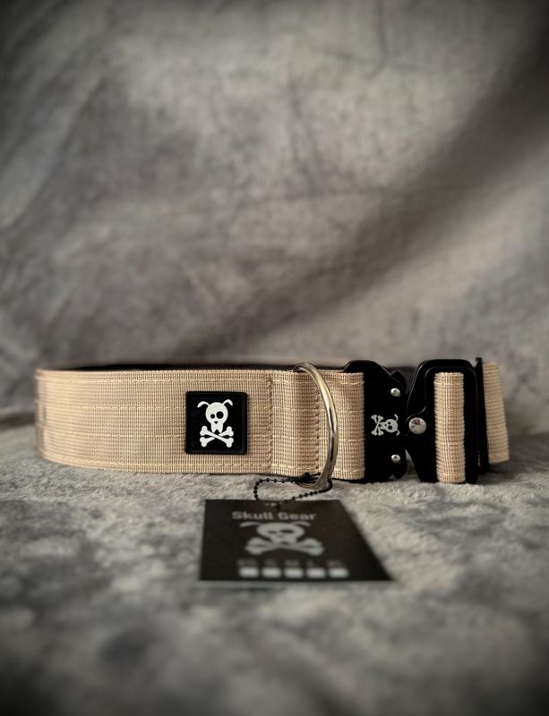 Halsband Très Chique Beige  maat XXL (enkel op bestelling)