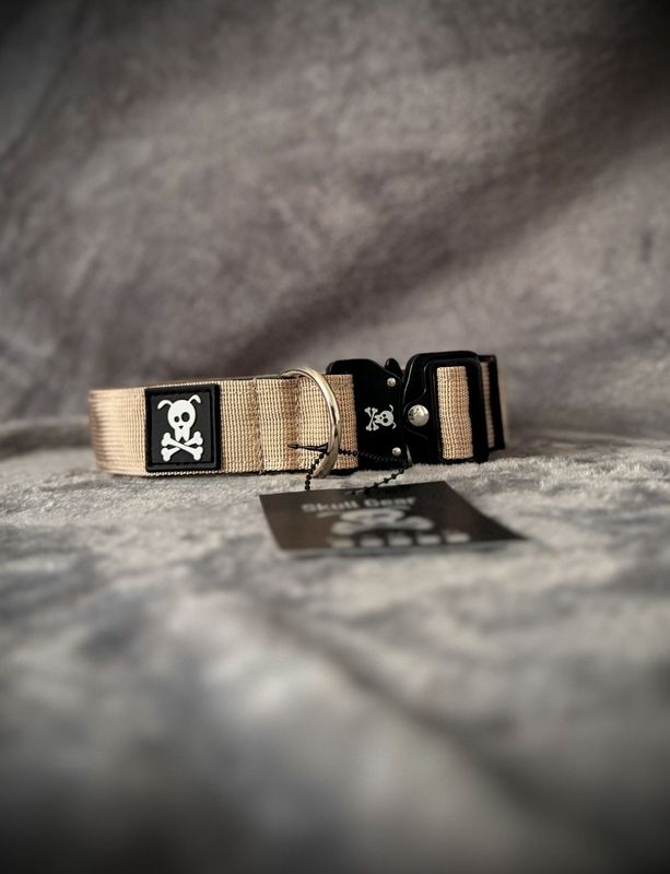 Halsband Très Chique Beige  maat M