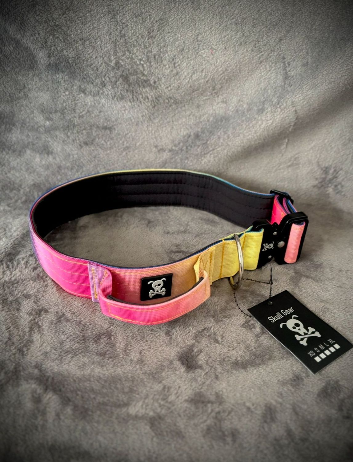 Halsband met handvat Graffiti XL
