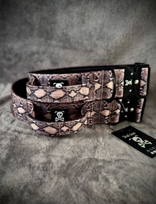 Halsband met handvat