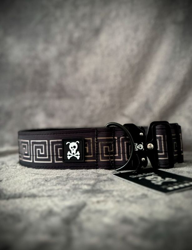 Halsband Labyrinth maat XL