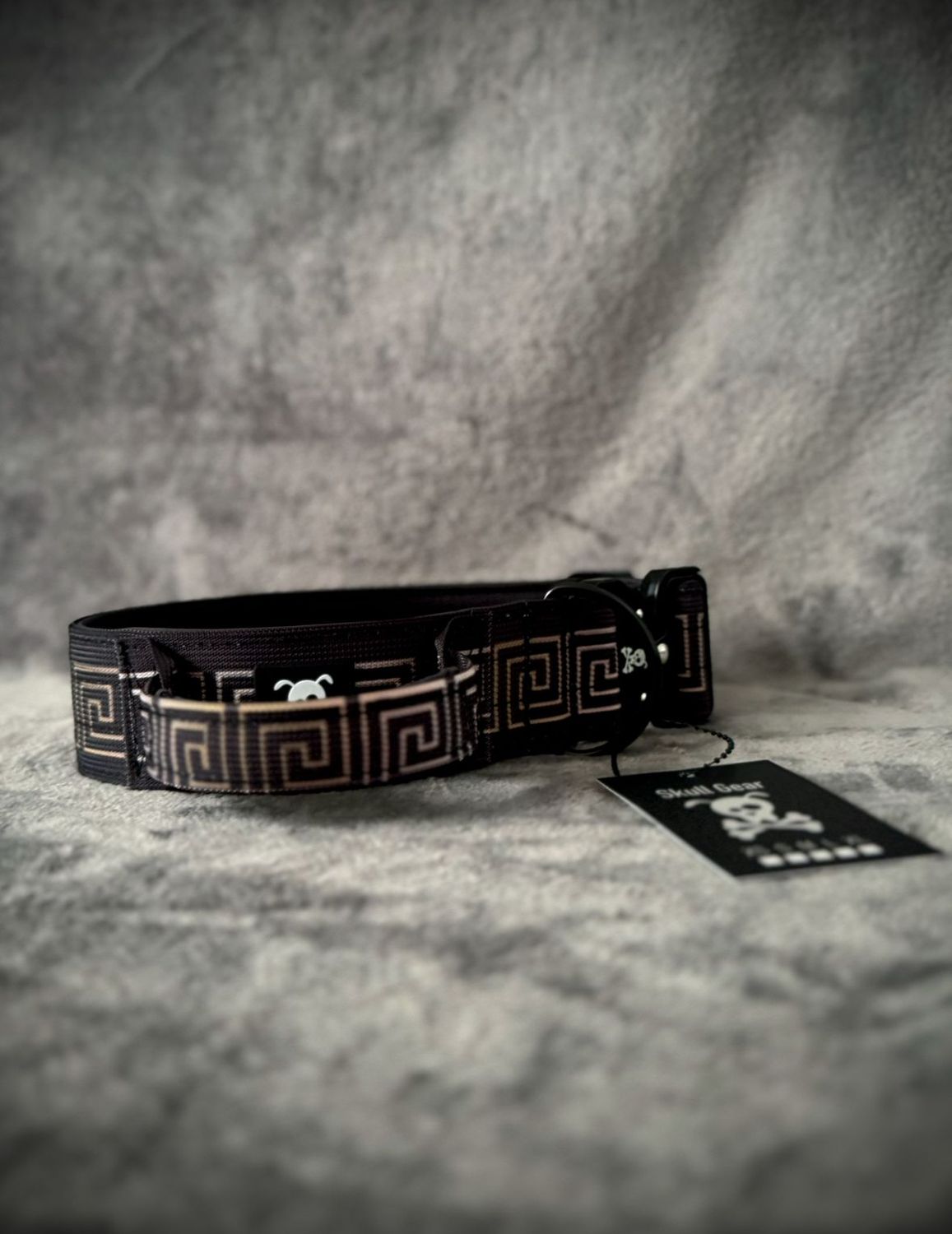 Halsband met handvat Labyrinth L