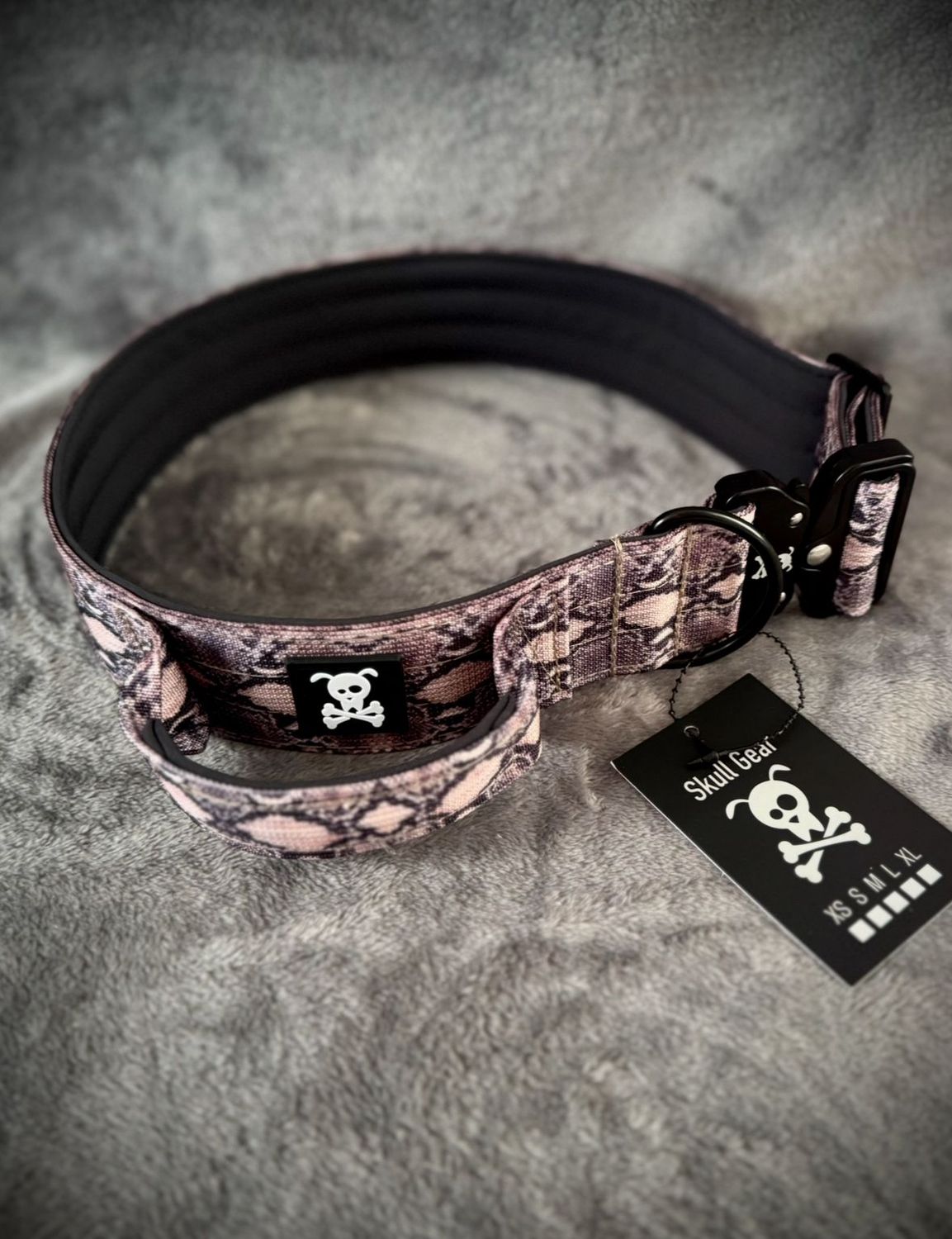 Halsband met handvat Snakeskin XXL (enkel op bestelling)