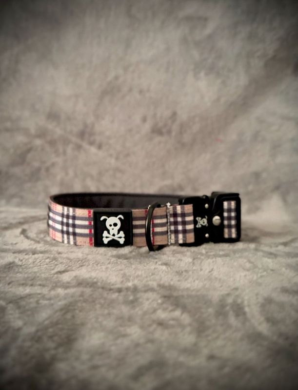 Halsband Classic Carré maat M