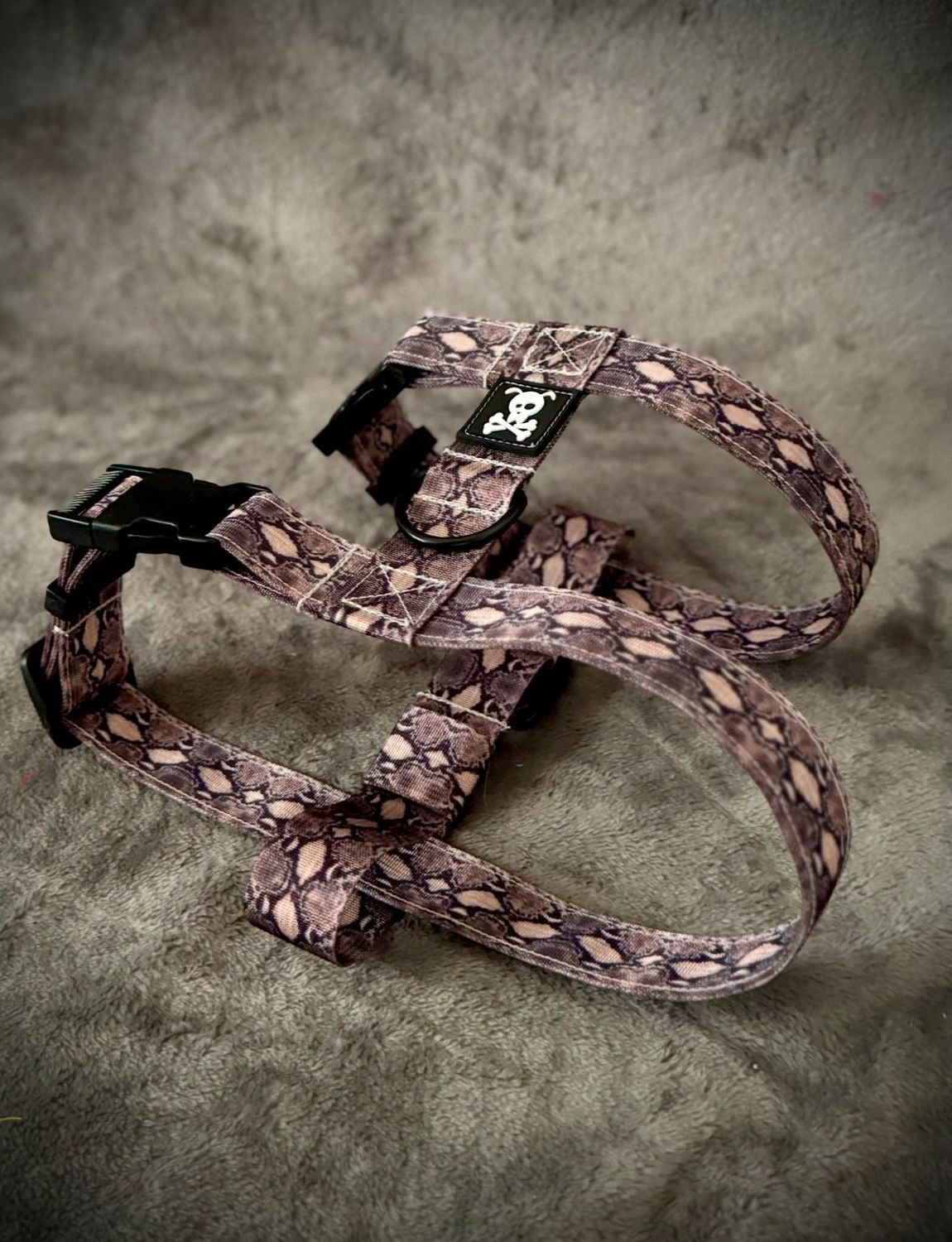 H-tuigje M Snakeskin