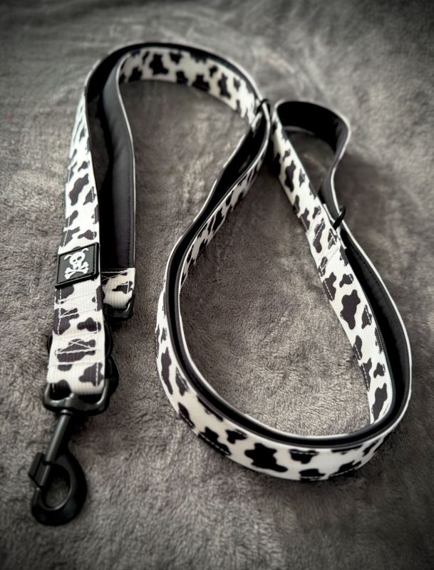 Multi-Use lijn Mooh Point !Nieuw model, volledig gevoerd met meedraaiende musketons!