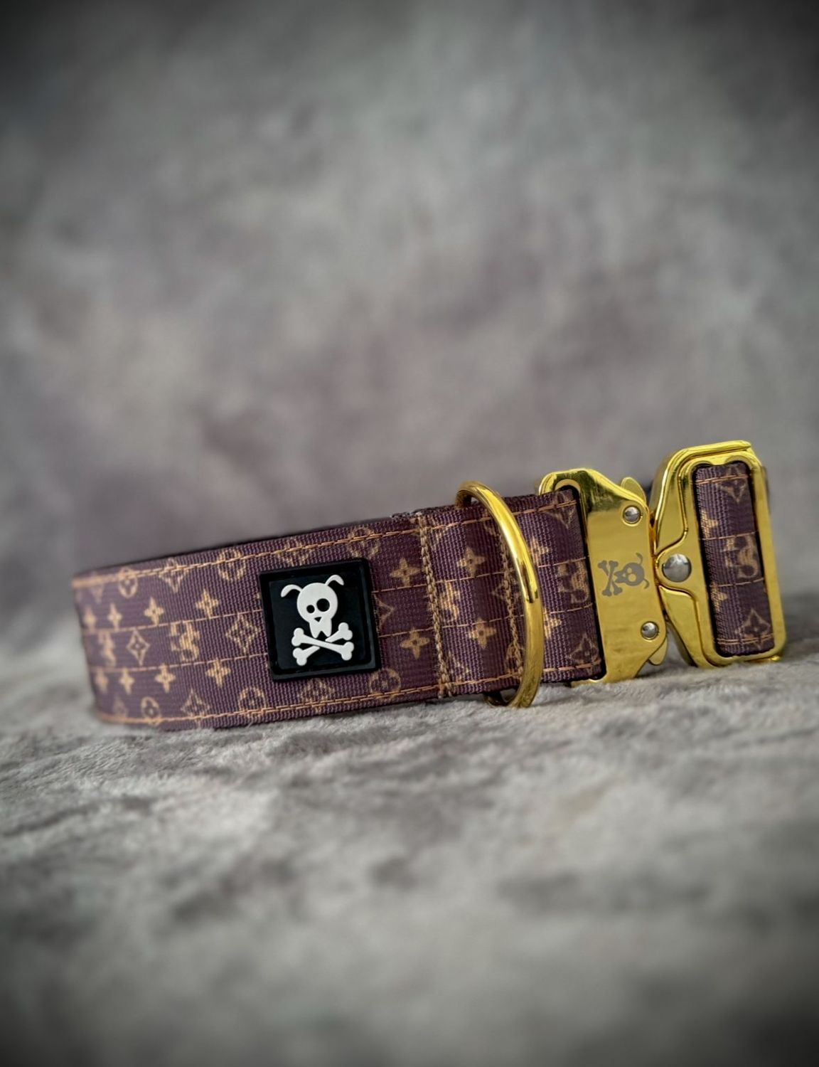 Halsband Deluxe Gold maat L