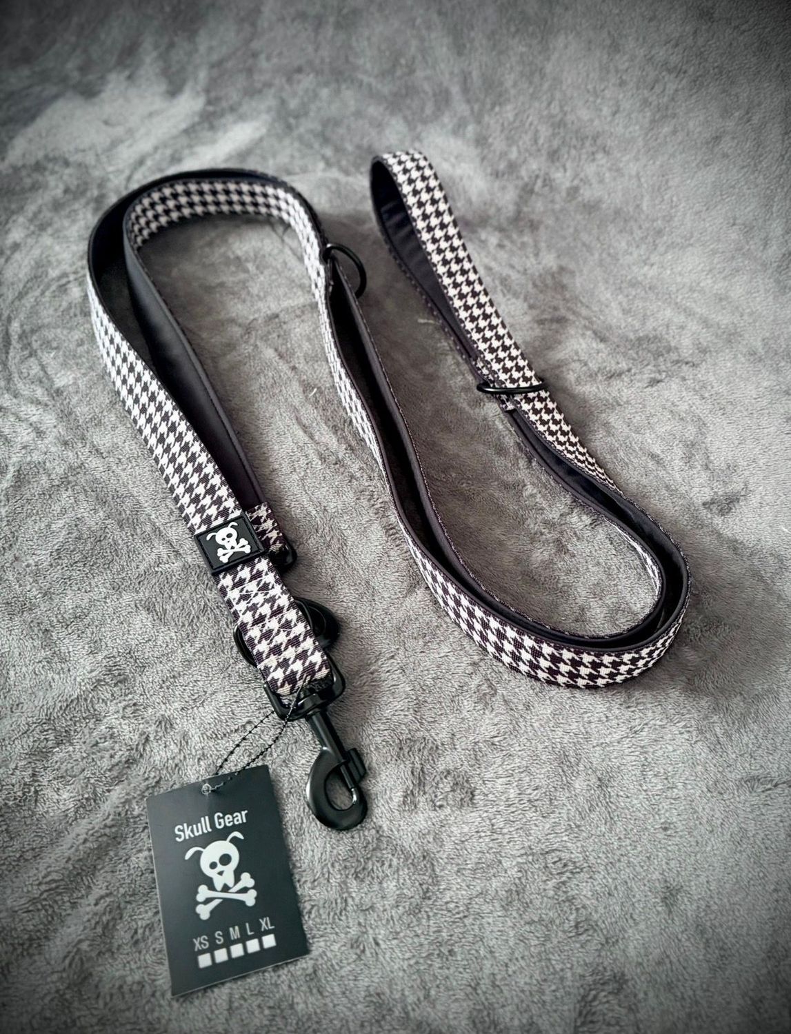 Multi-Use lijn Pied de Poule !Nieuw model, volledig gevoerd met meedraaiende musketons!