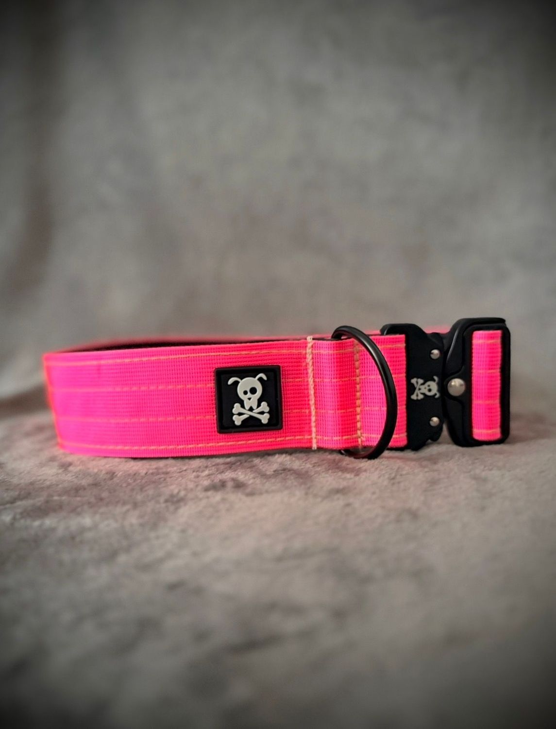 Halsband Neon Pink maat XL
