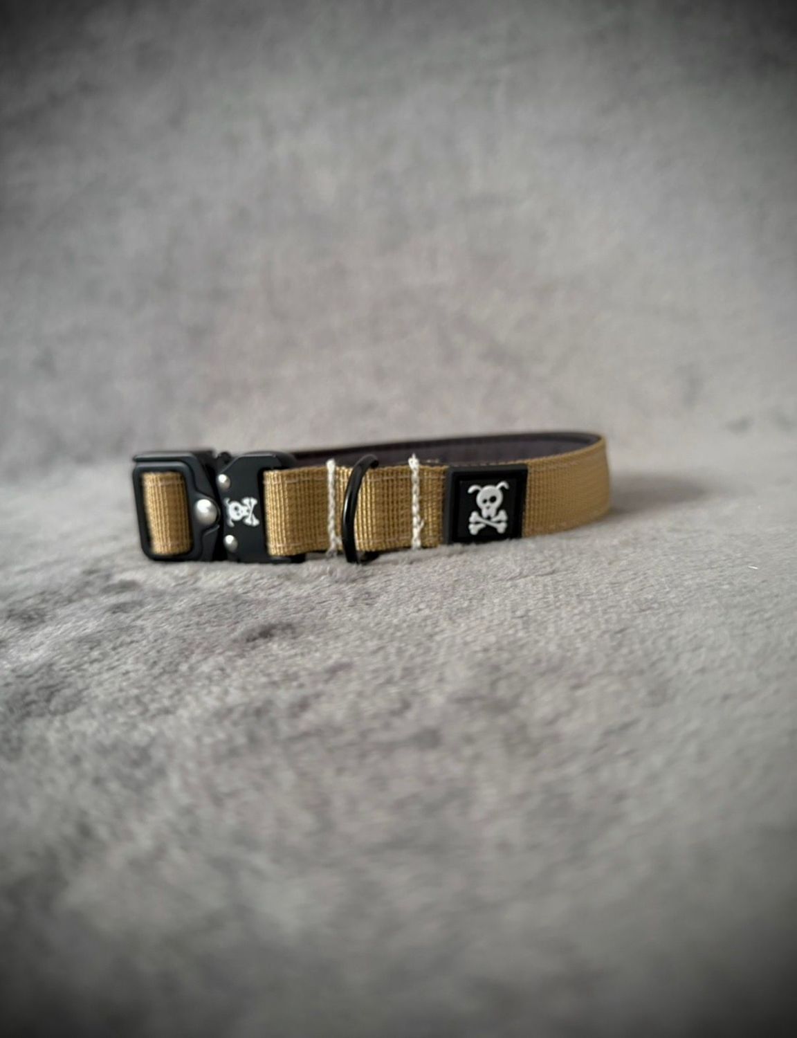 Halsband Olive Gold maat S