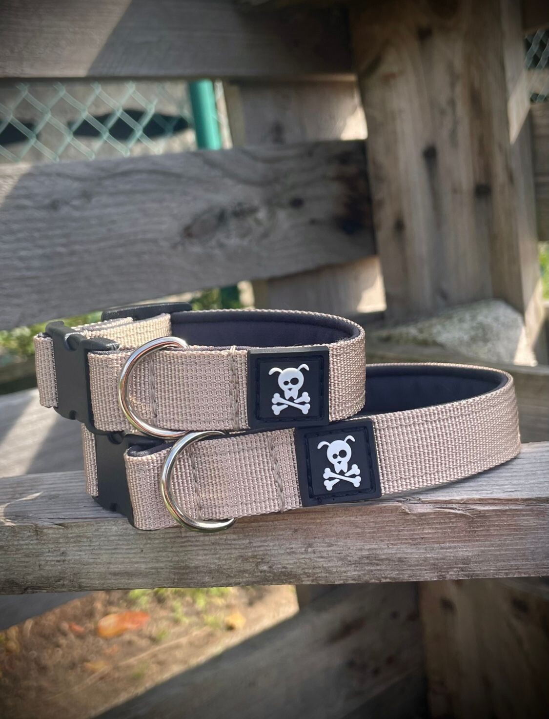 Halsband Très Chique Beige  maat XS