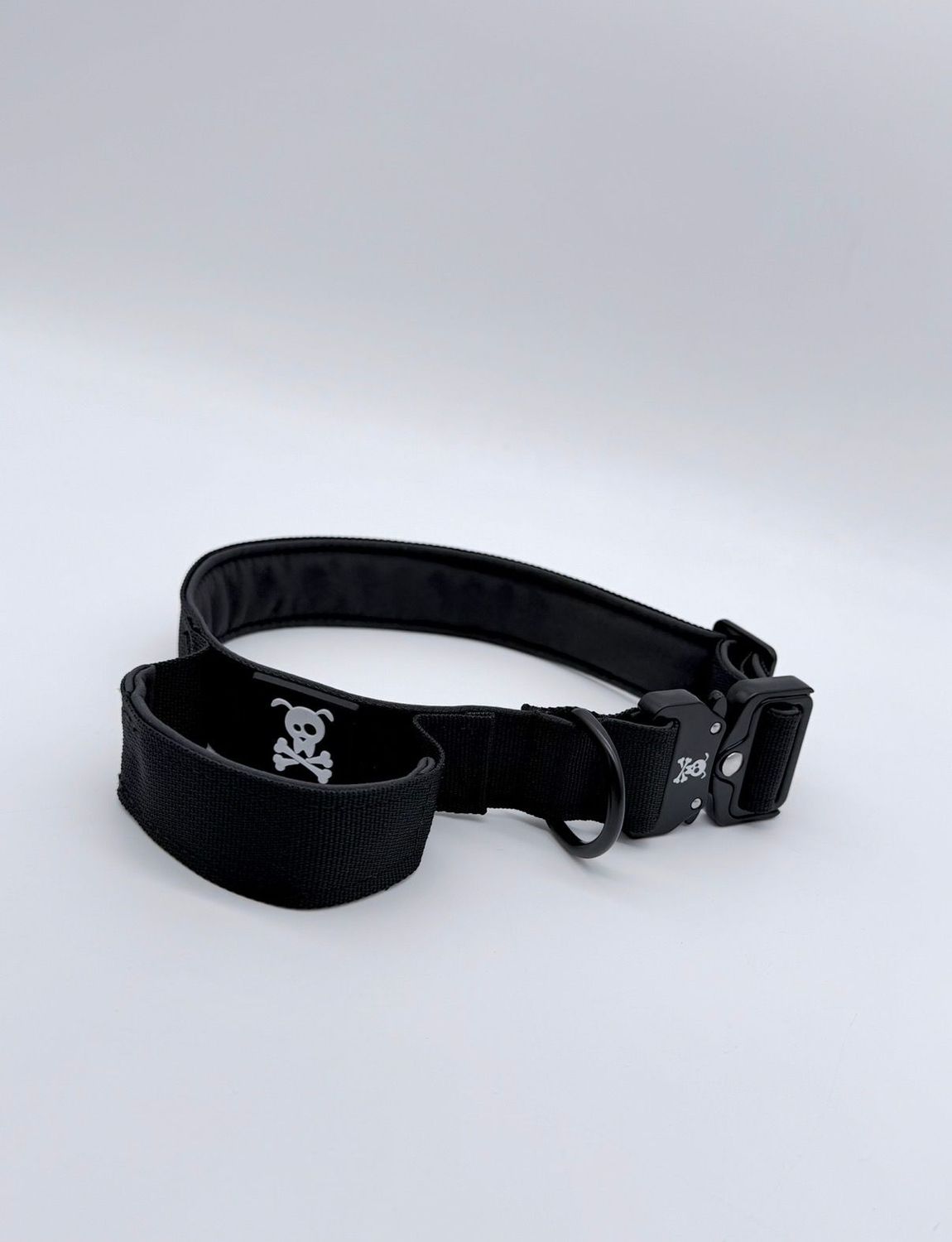 Halsband met handvat Blackout M