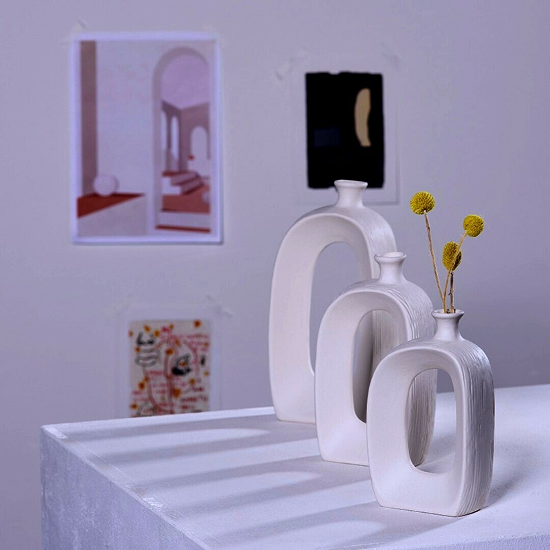 Abstract Nordic  Unique O-Shape Decorative Ceramic Flower Vase