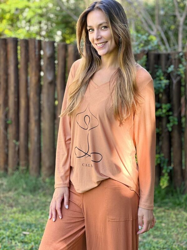 REMERA CALM