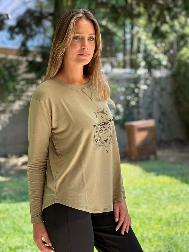 REMERA  MANGAS LARGAS TIGRE URBAN