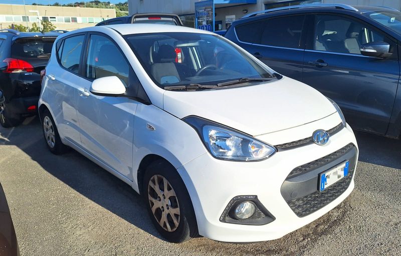 HYUNDAI I10 1.0 LOGIN NEOPATENTATI - 2015