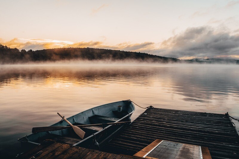 LAKE BOAT