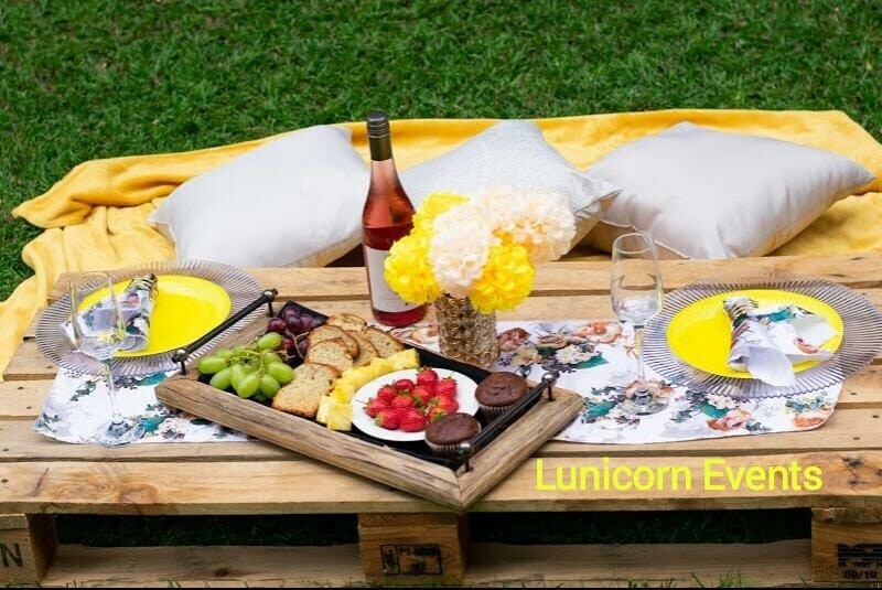 Romantic picnic for 2
