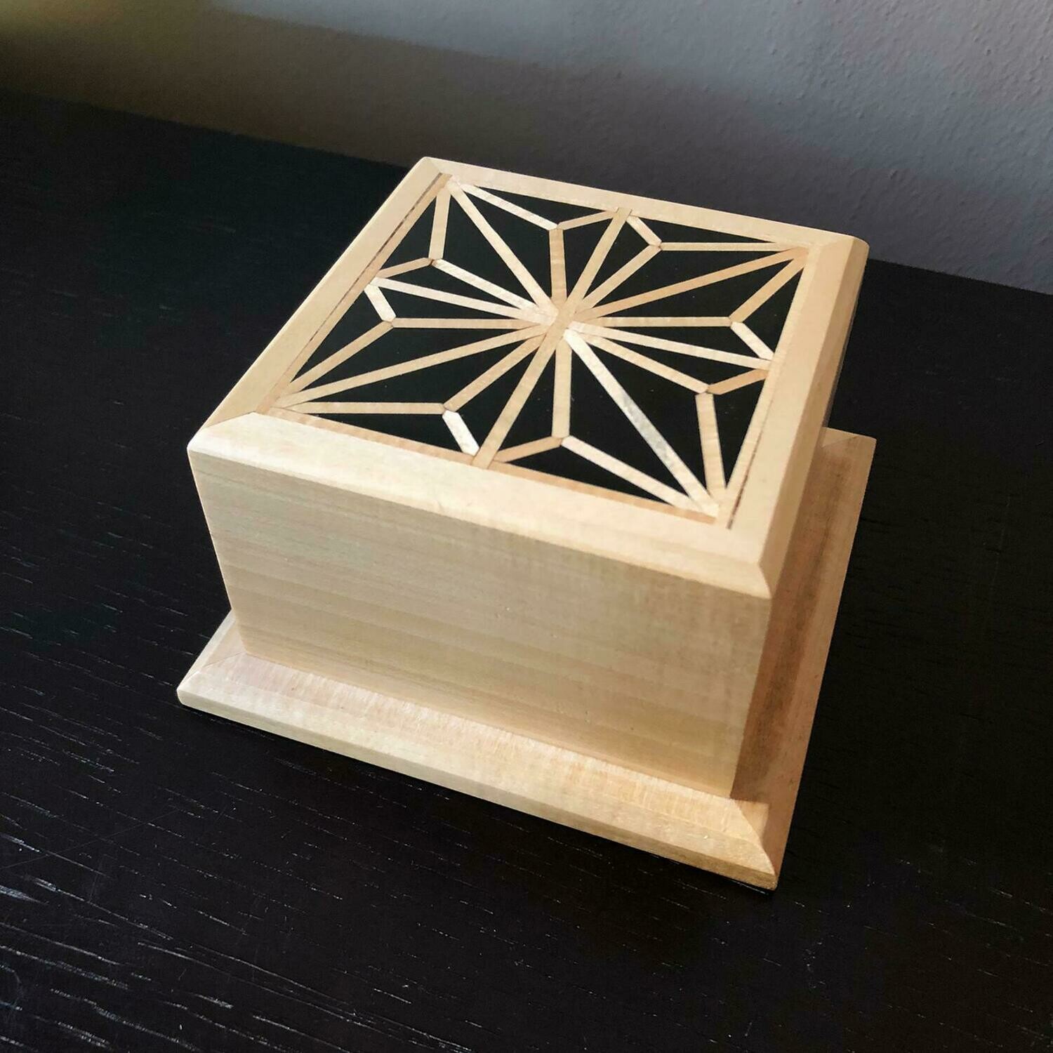 Urna Micro Luxury Resin Kumiko