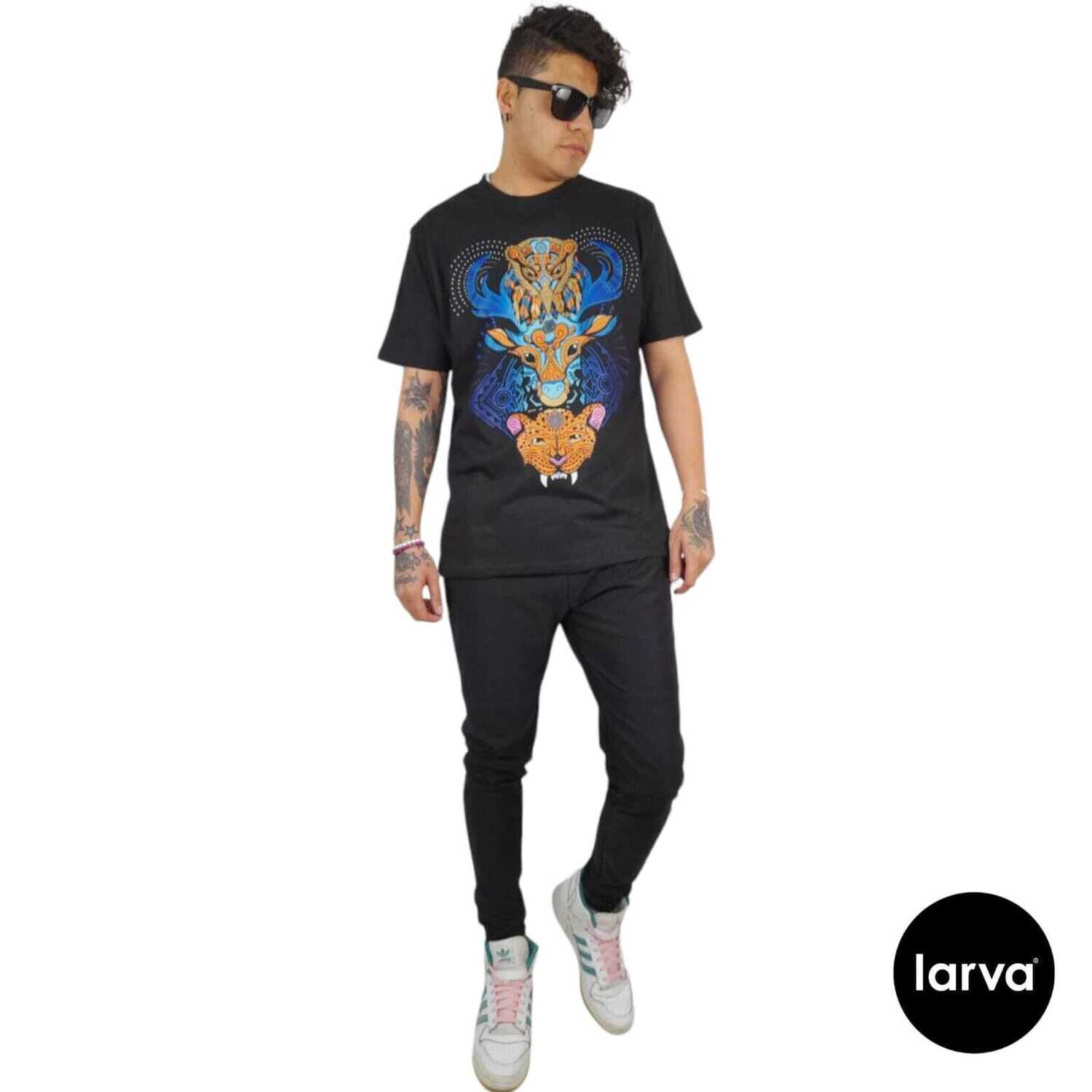 PLAYERA RELAXED FIT NEGRO TOTEM COSMICO HUICHOL L