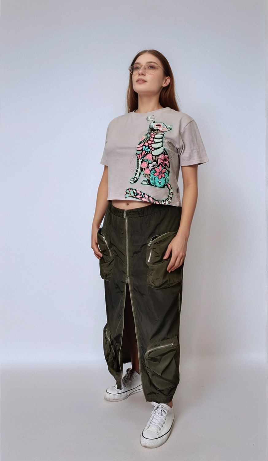 BLUSA CREMA CORTA GATO LUNAR
