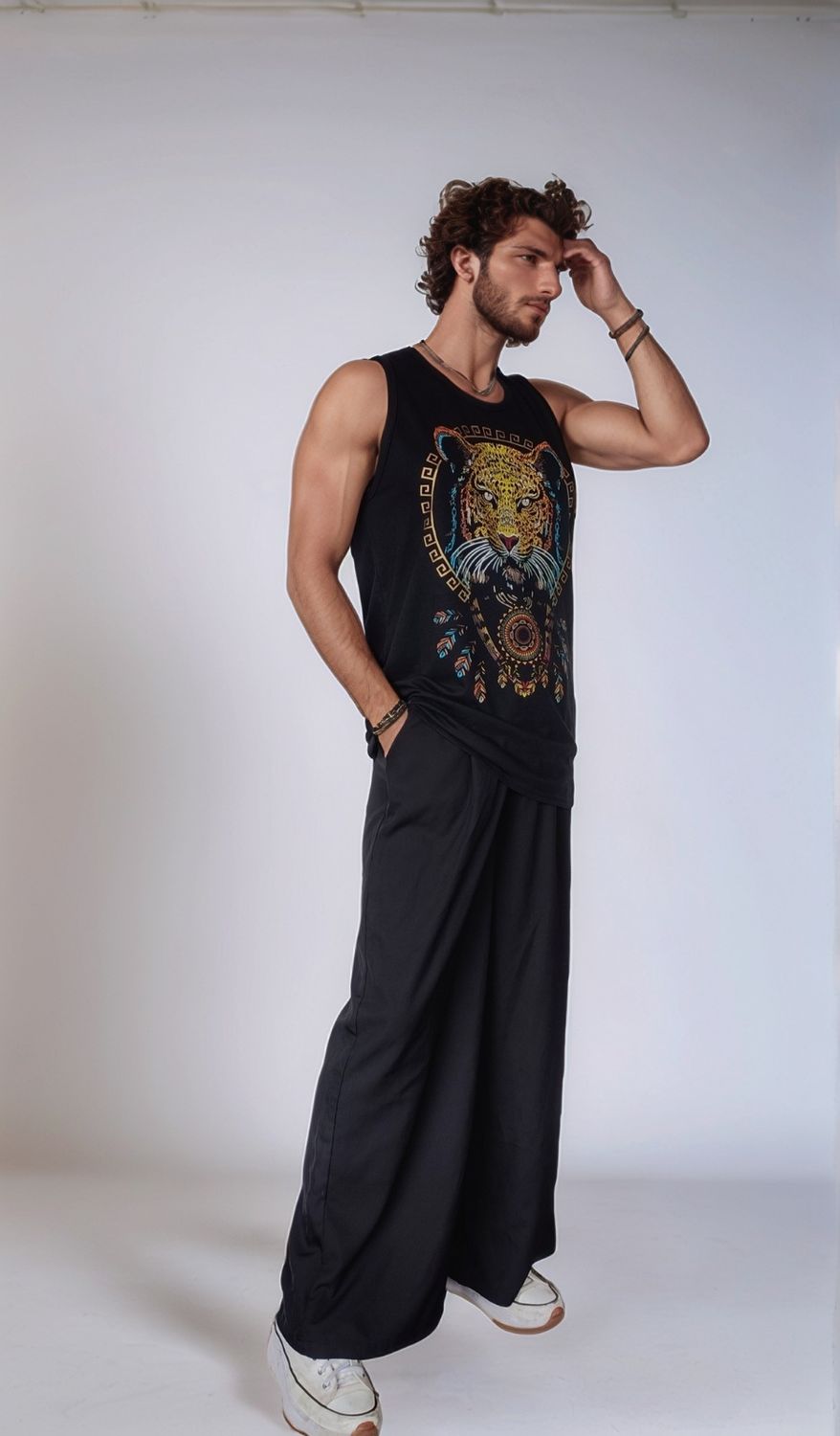 CAMISETA NEGRA JAGUAR PLUMAS