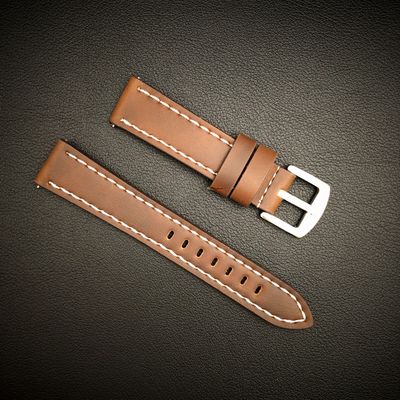 Klockarmband i brunt läder med vita sömmar – 18mm, 20mm, 22mm