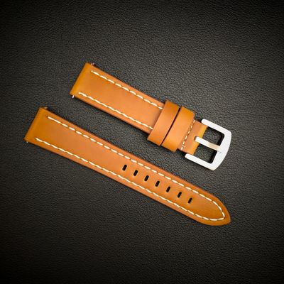 Klockarmband i ljusbrunt läder med vita sömmar – 18mm, 20mm, 22mm