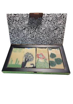 Coffret de 4 savons Coffret de 4 savons "LES JOURS HEUREUX"