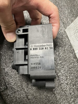 VALVE BOX วาล์วลมระบบโช๊คถุงลม แท้เบิกห้าง สำหรับMercedesBenz C class W205