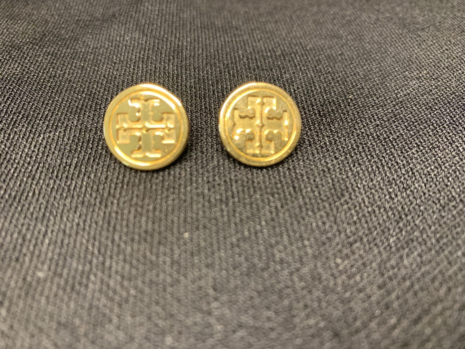 Medium T Studs