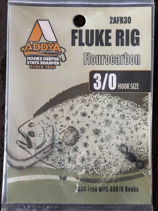 FLUKE RIG- Wide Gap Black Hook, 30 LB Flourocarbon, 3-Way Swivel & Black Snap (1 count)