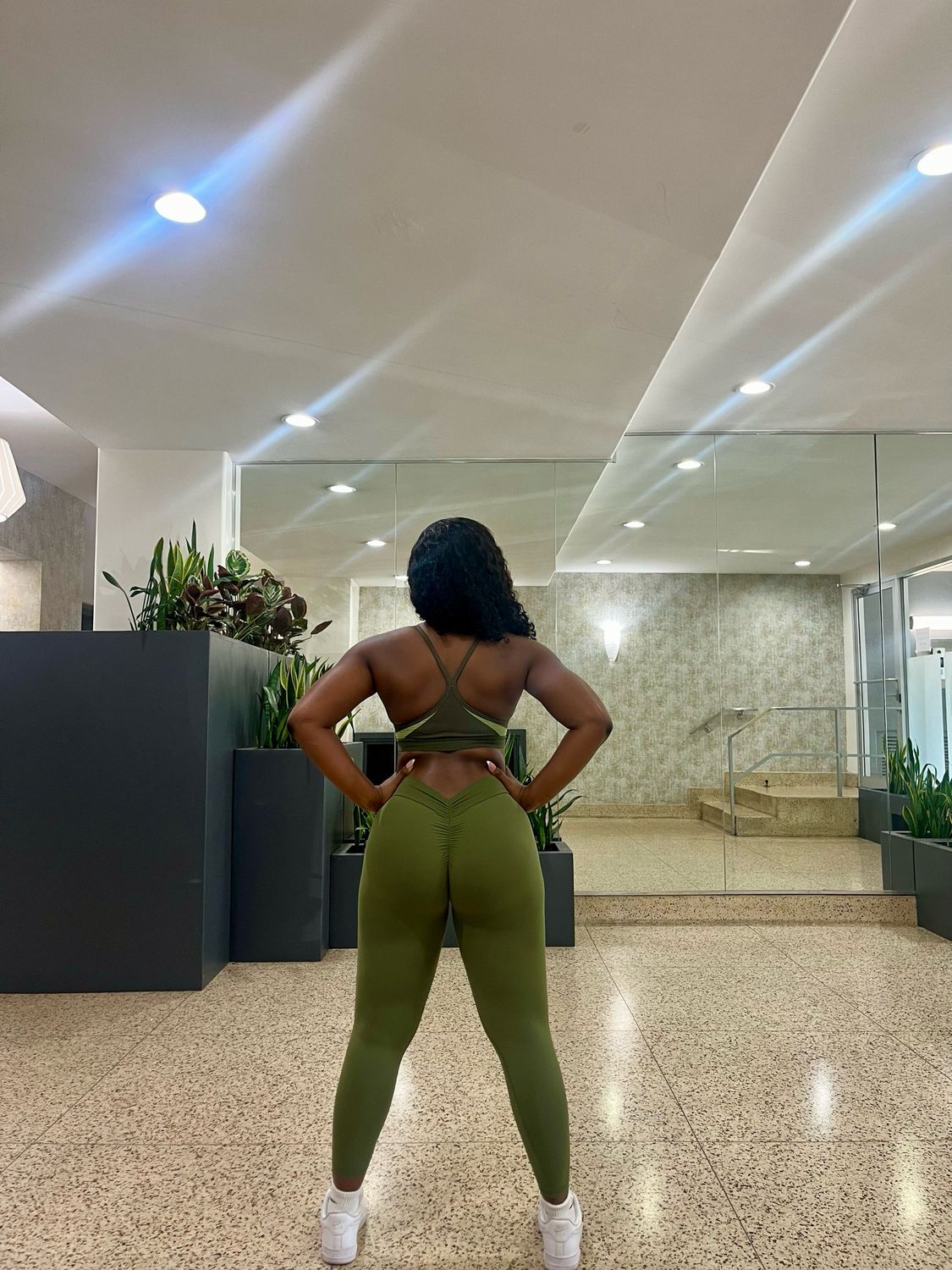 SEXY V-CUT LEGGINGS