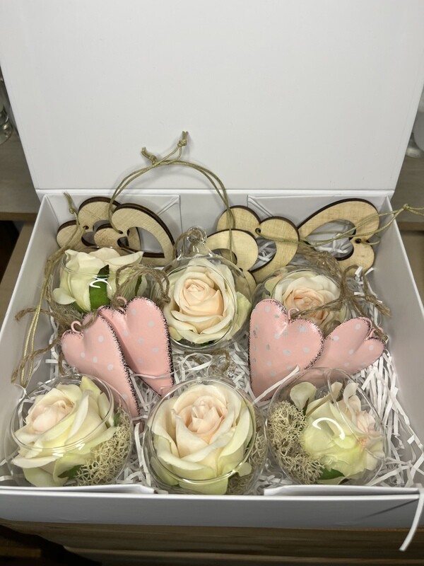 Mother’s Day tree decoration box