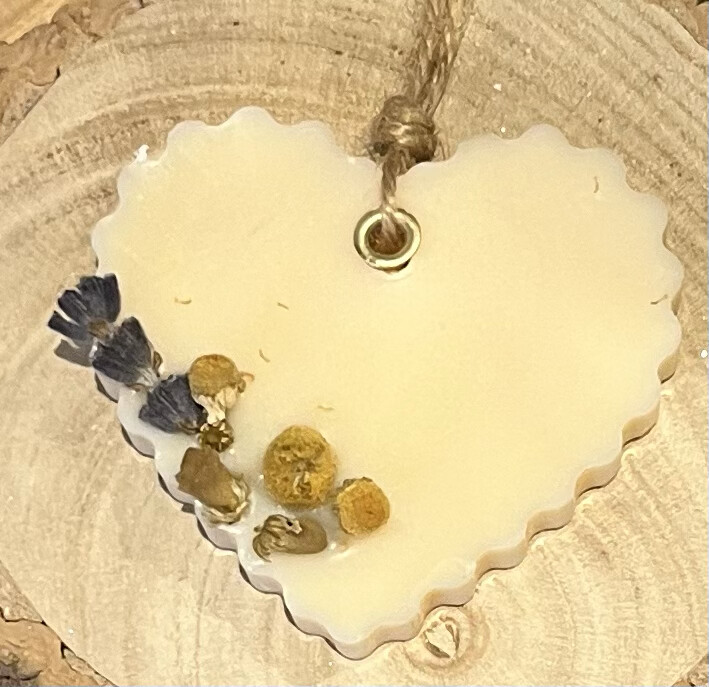 Wax melt Hanging heart 
Freshener 
Lavender & Chamomile