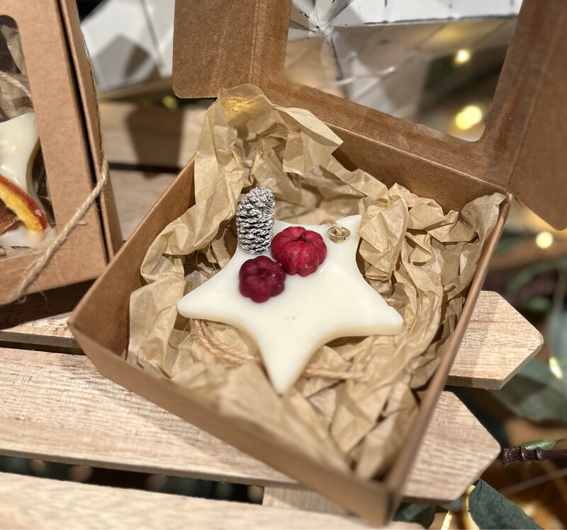 Single Hanging Scented Star Winter Berries (gift boxed)