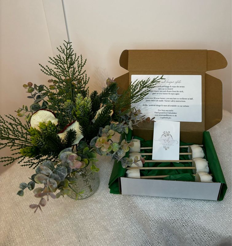 Christmas wax melt bouquet                                         in the vase                                                                        apple & Cinnamon