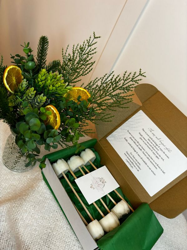 Christmas Wax Melt Bouquet in vase Spiced Orange