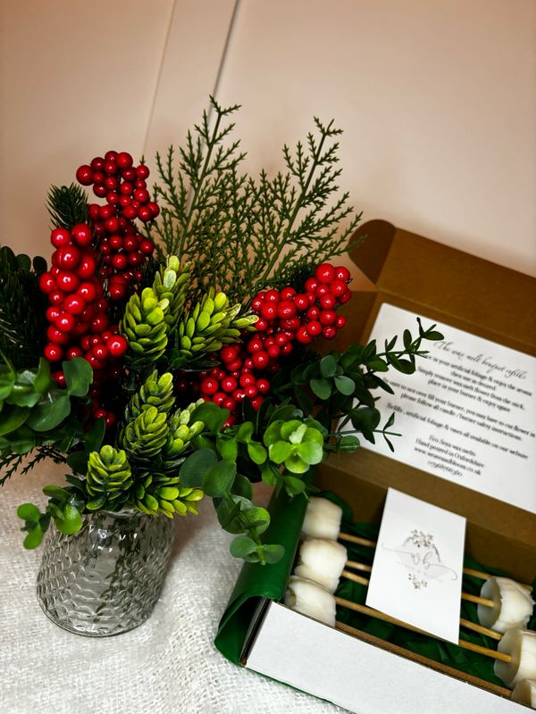 Christmas Wax Melt Bouquet in the vase Winter Berries